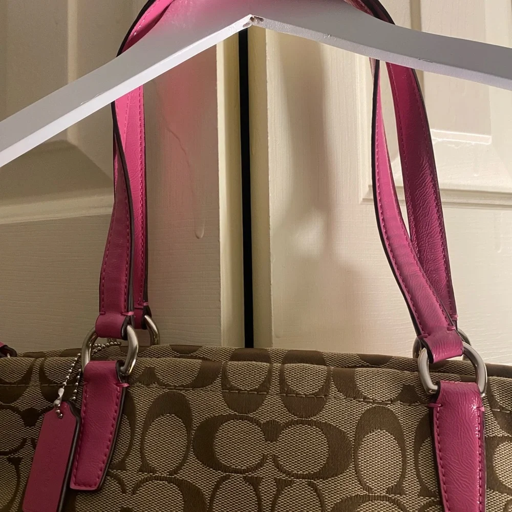 NWOTCoach zip top signature stripe tote canvas and patent leather - Picture 8 of 8